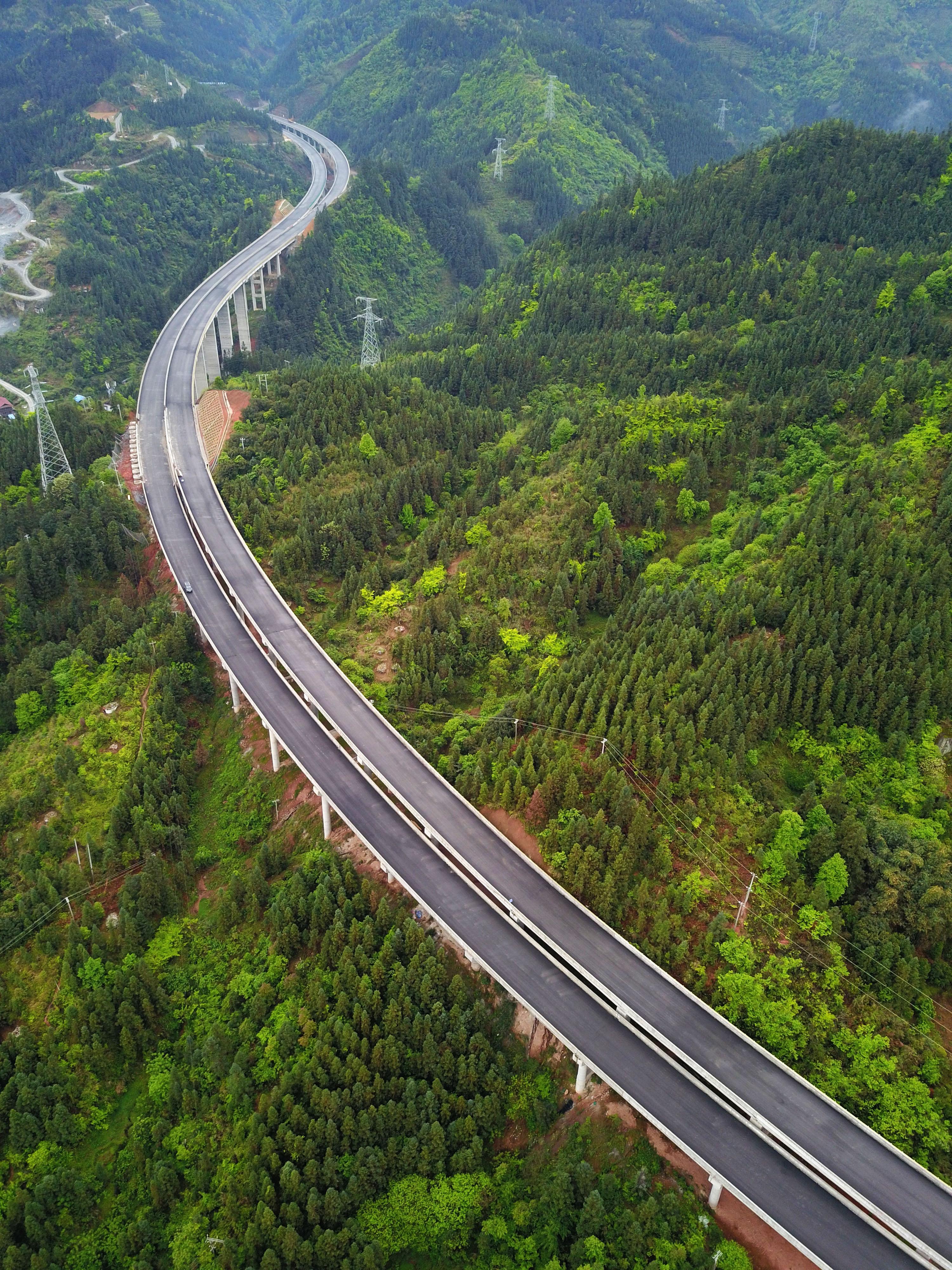 保瀘高速公路最新動(dòng)態(tài)，駛向自然美景，探尋內(nèi)心平和之旅